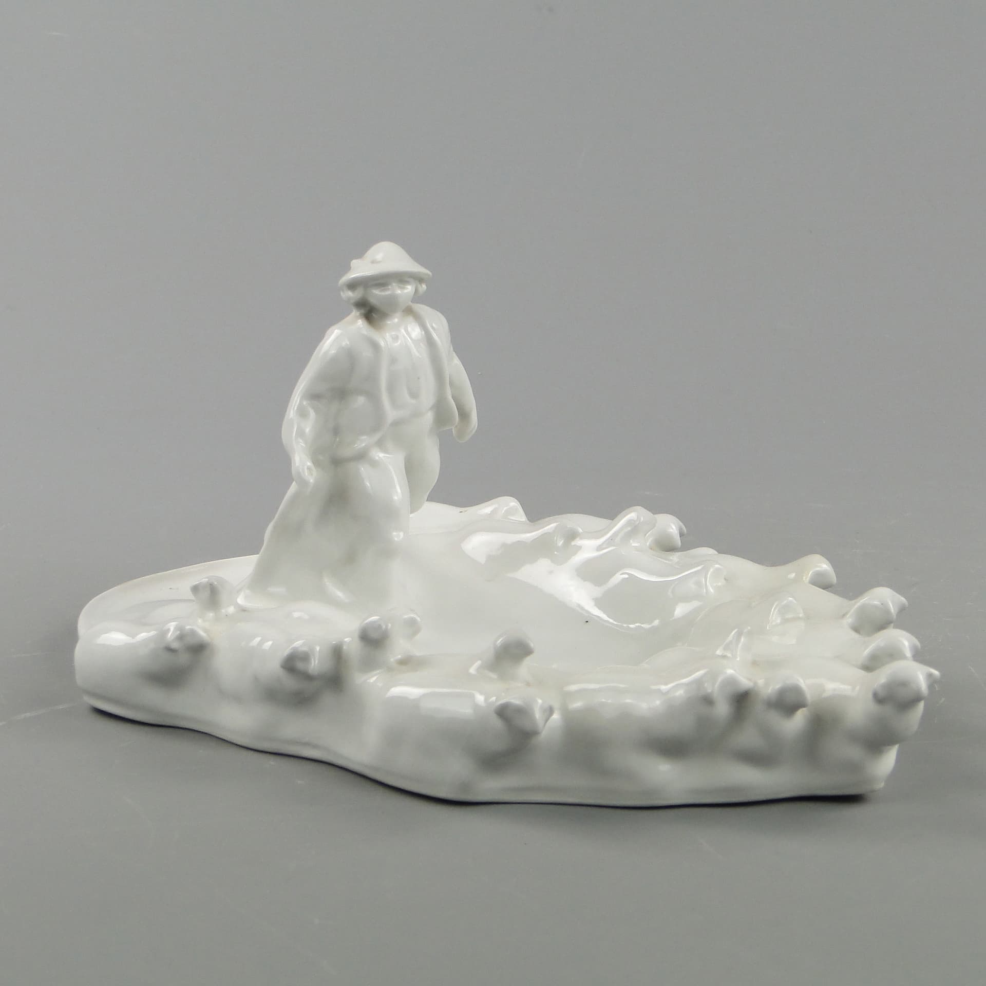 Cardholder Juhas na hali, white porcelain, by F. Kalfas, Ćmielów, Poland, 1940s. - 169720