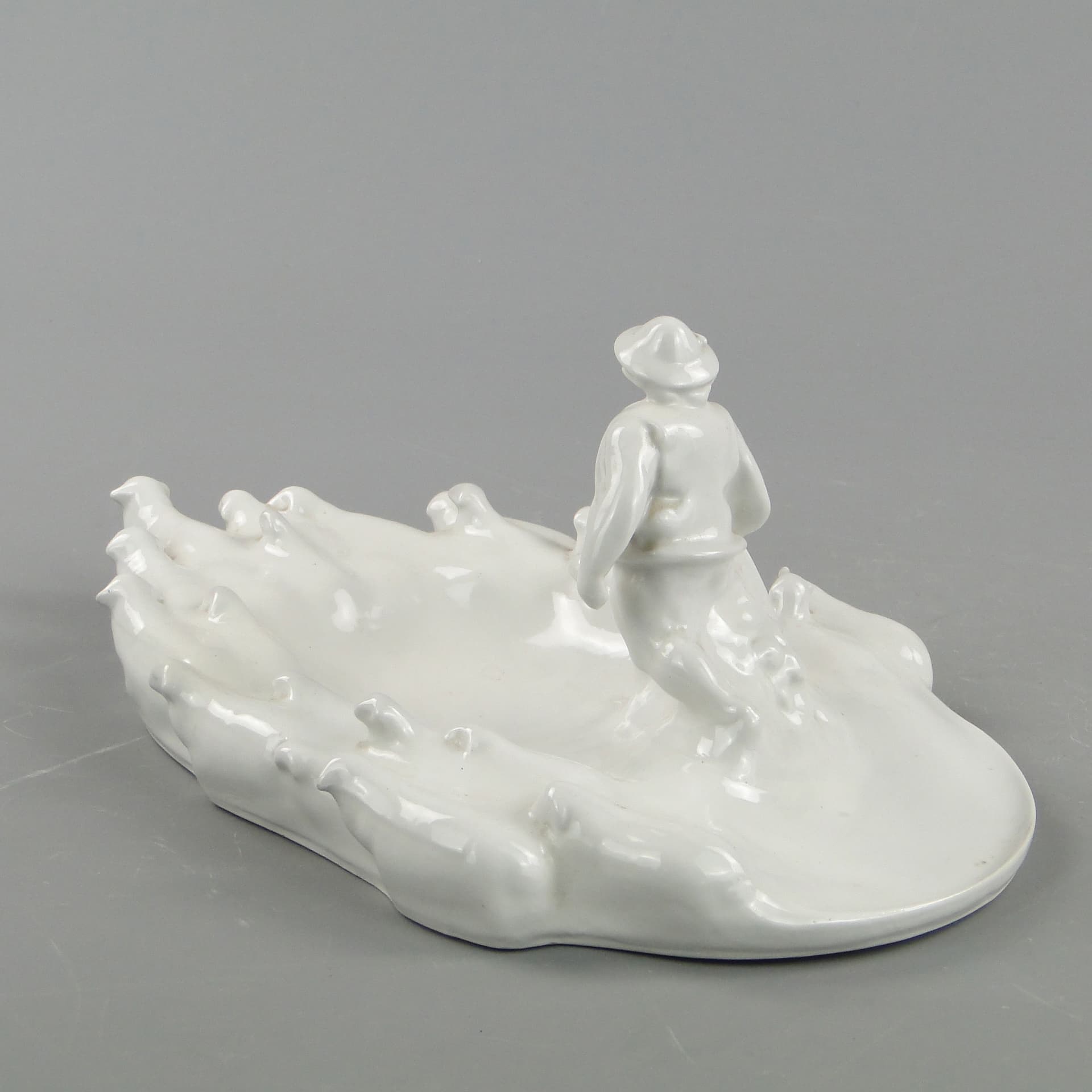 Cardholder Juhas na hali, white porcelain, by F. Kalfas, Ćmielów, Poland, 1940s. - 169722