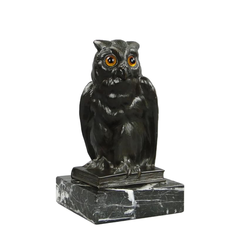 Figura sowy, art déco, metal brązowy ciemny, marmur czarny, Austria, lata 20.