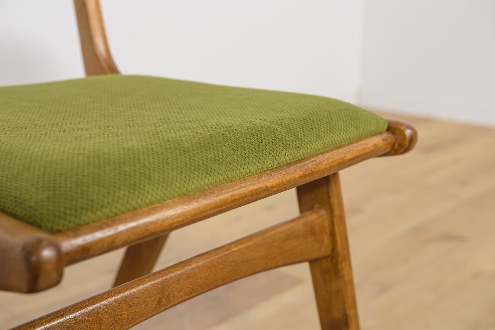 Set of four chairs Bumerang type 229XB, brown beech, green fabric, Poland, 1960s. - 170058