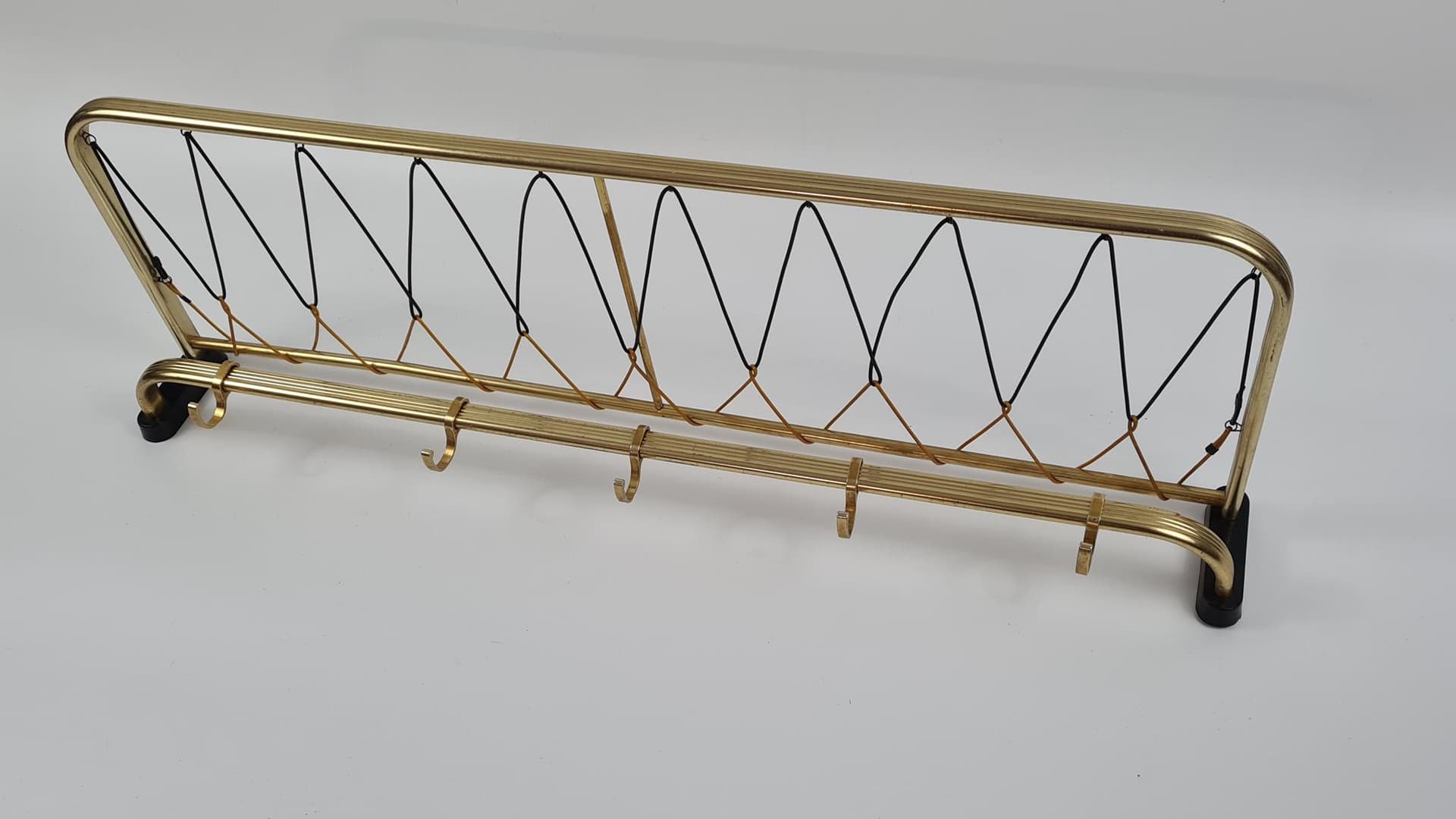 Wieszak ścienny z półką, rockabilly, złoty, Niemcy, lata 70. - 170137