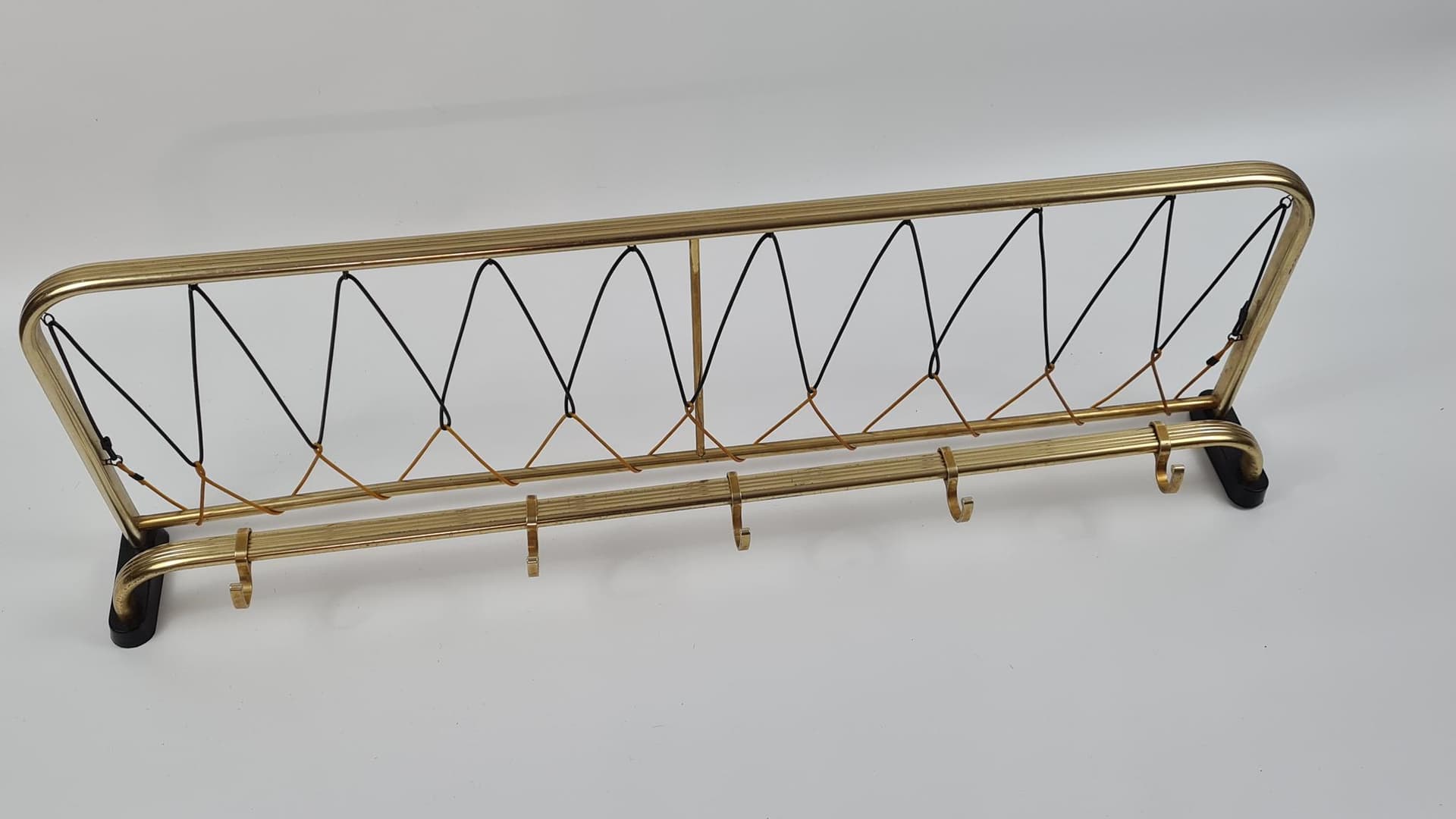 Wieszak ścienny z półką, rockabilly, złoty, Niemcy, lata 70. - 170135