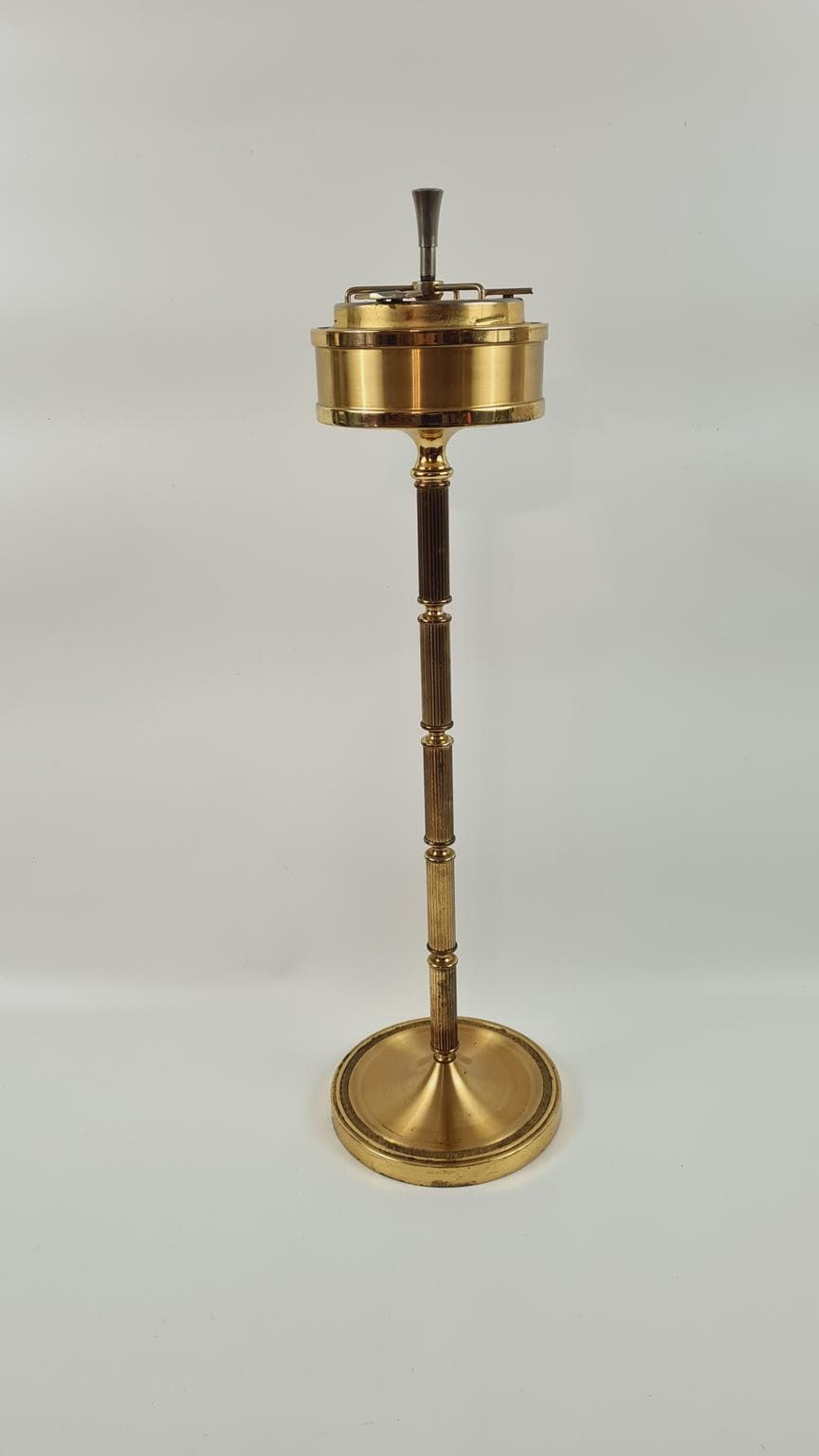 Popielniczka stojąca Hollywood Regency, mosiądz złoty, lata 50. - 170142