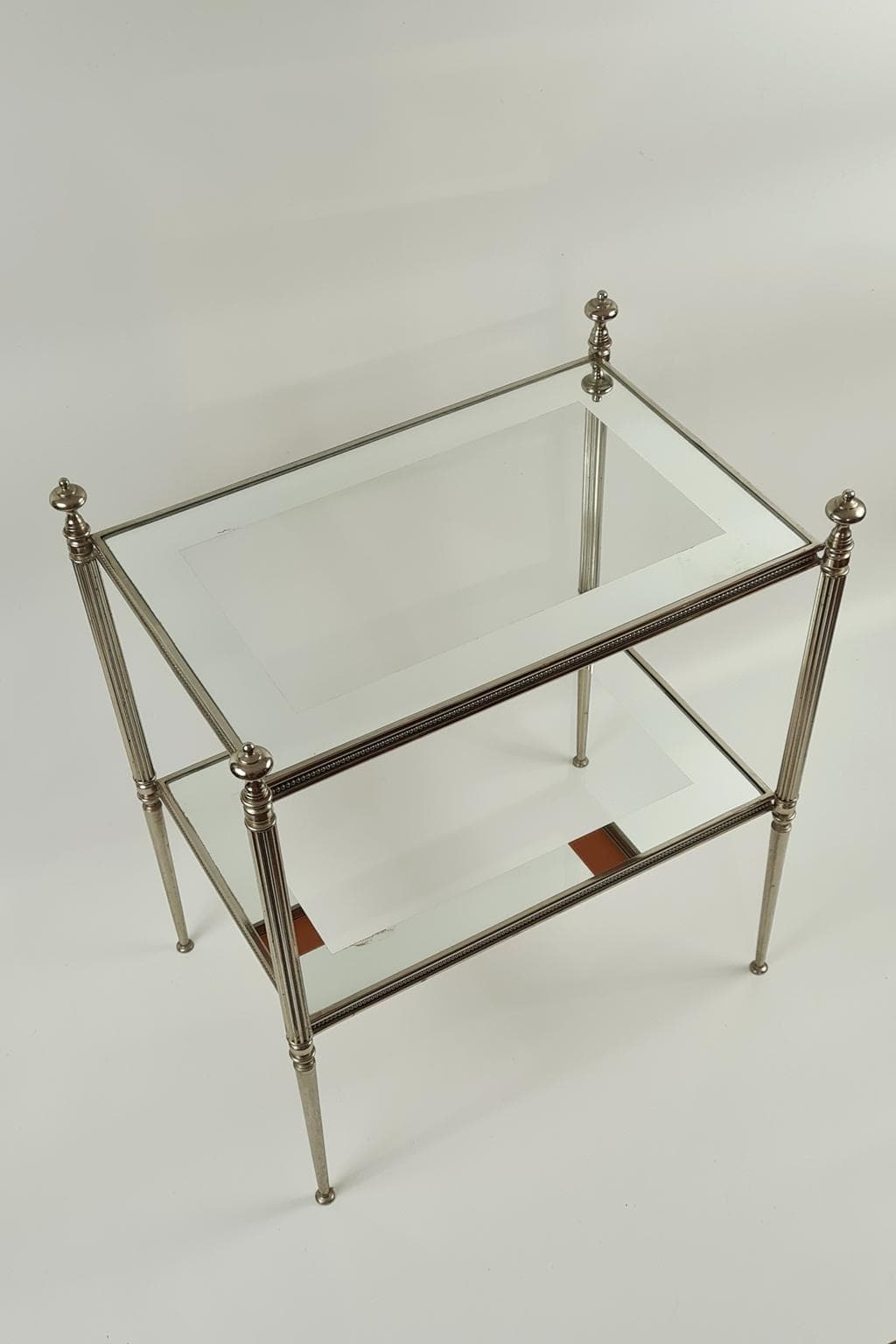 Stolik pomocniczy, srebro, mosiądz platerowany srebrem, szkło eglomise, Francja, lata 50. - 170151
