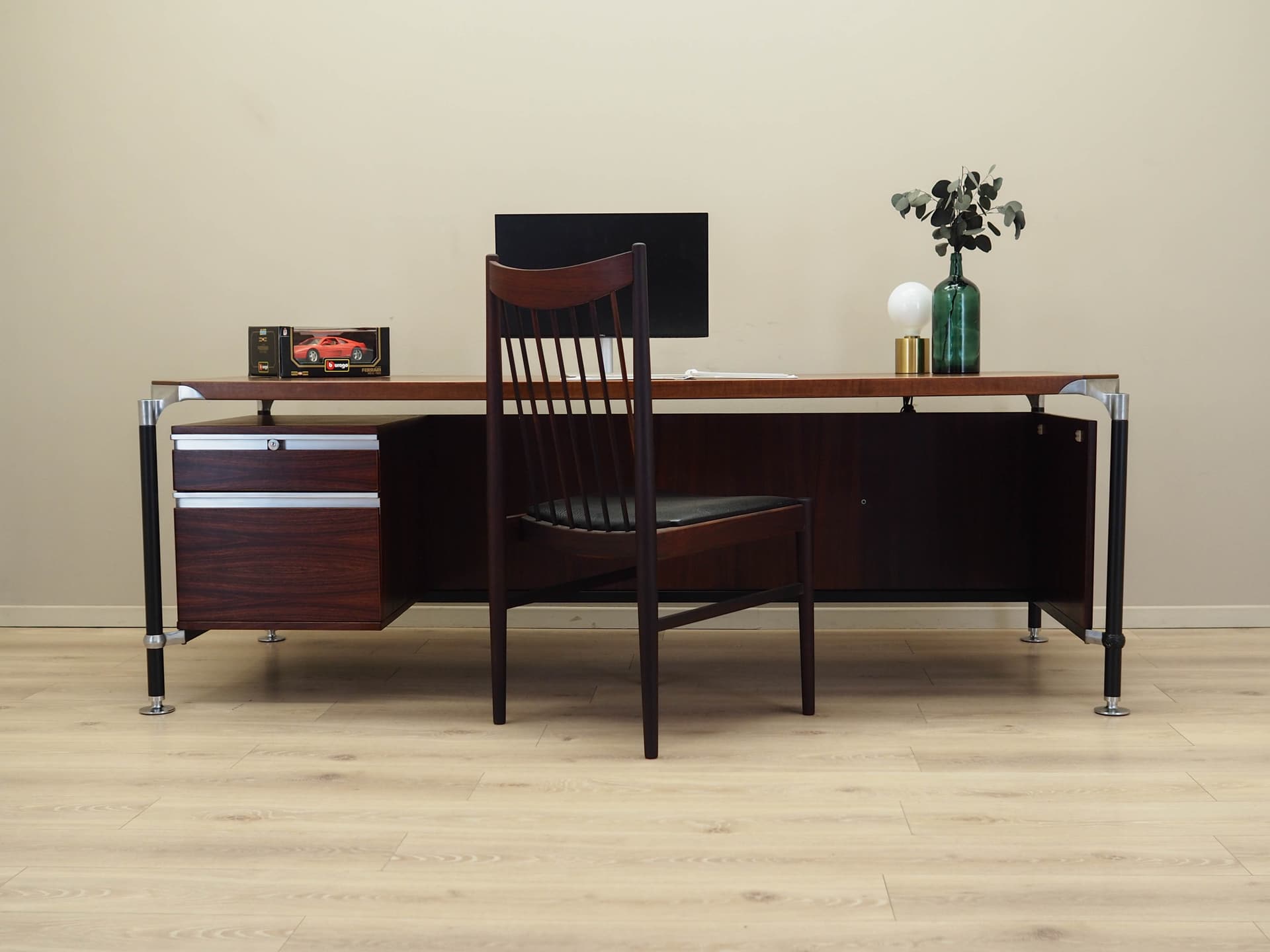 Desk, brown rosewood, black steel, by I. & L. Parisi, MIM Roma, Italy, 1970s. - 170823