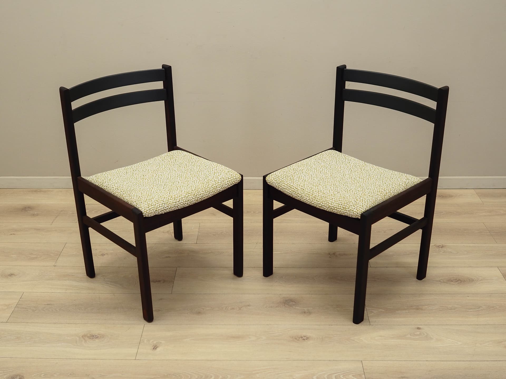 Set of two chairs, dark brown rosewood, Denmark, 1970s. - 170854