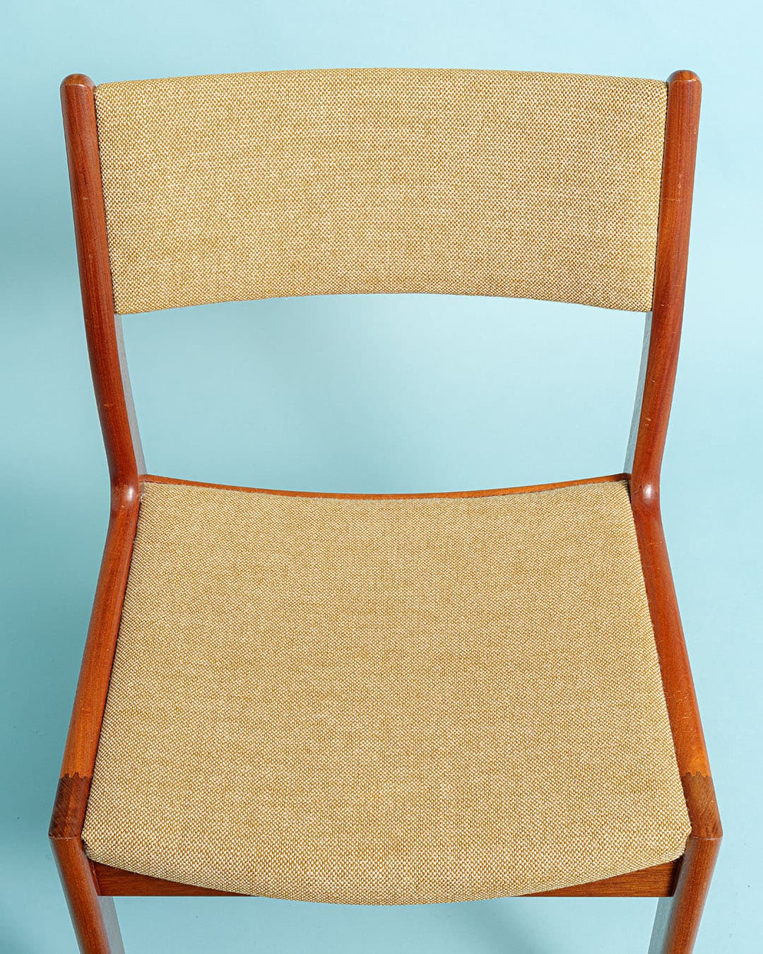 Krzesło, teak brązowy, tkanina beżowa, Dania, lata 80. - 170986