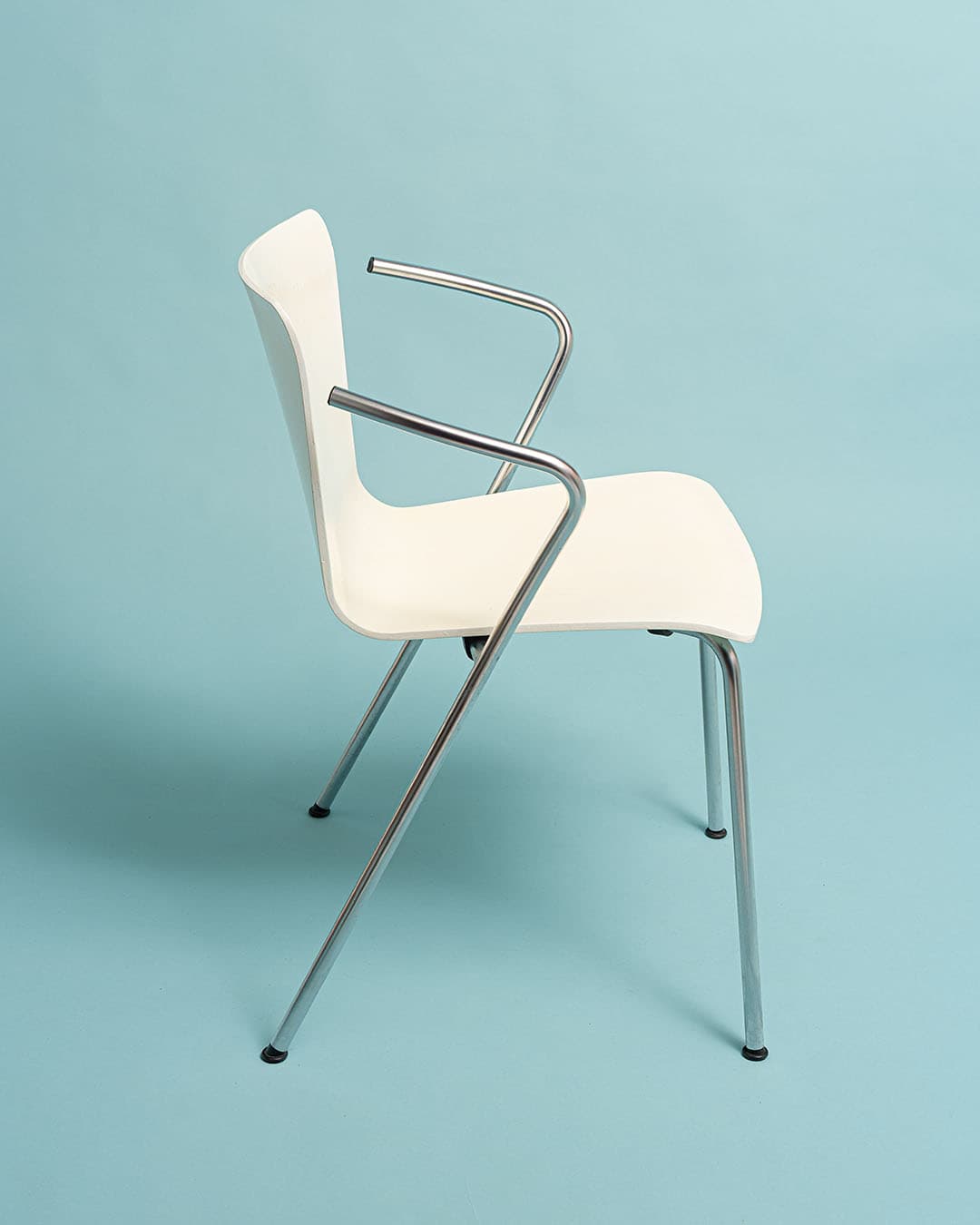 Krzesło, biały sklejka, stal chromowana, proj. V. Magistretti, Fritz Hansen, Dania, lata 90. - 170990