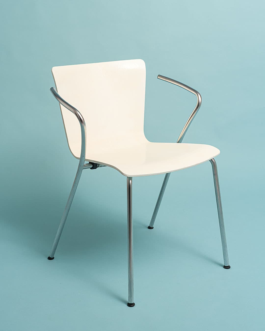Krzesło, biały sklejka, stal chromowana, proj. V. Magistretti, Fritz Hansen, Dania, lata 90. - 170995