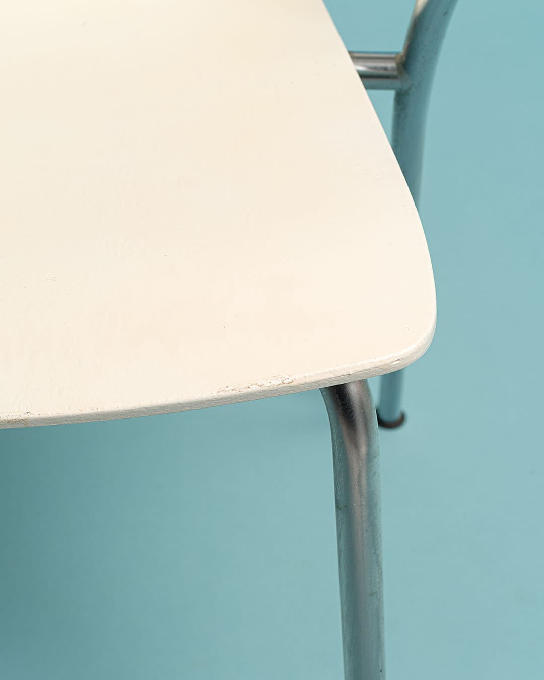 Krzesło, biały sklejka, stal chromowana, proj. V. Magistretti, Fritz Hansen, Dania, lata 90. - 170996