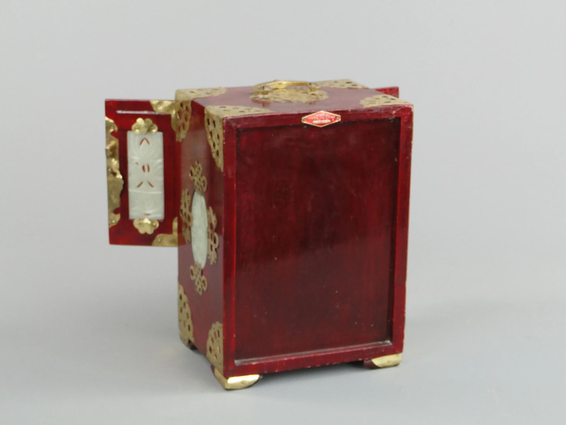 Szafka sepet orientalna, czerwony, drewno lakierowane, mosiądz, Chiny, lata 90. - 11283