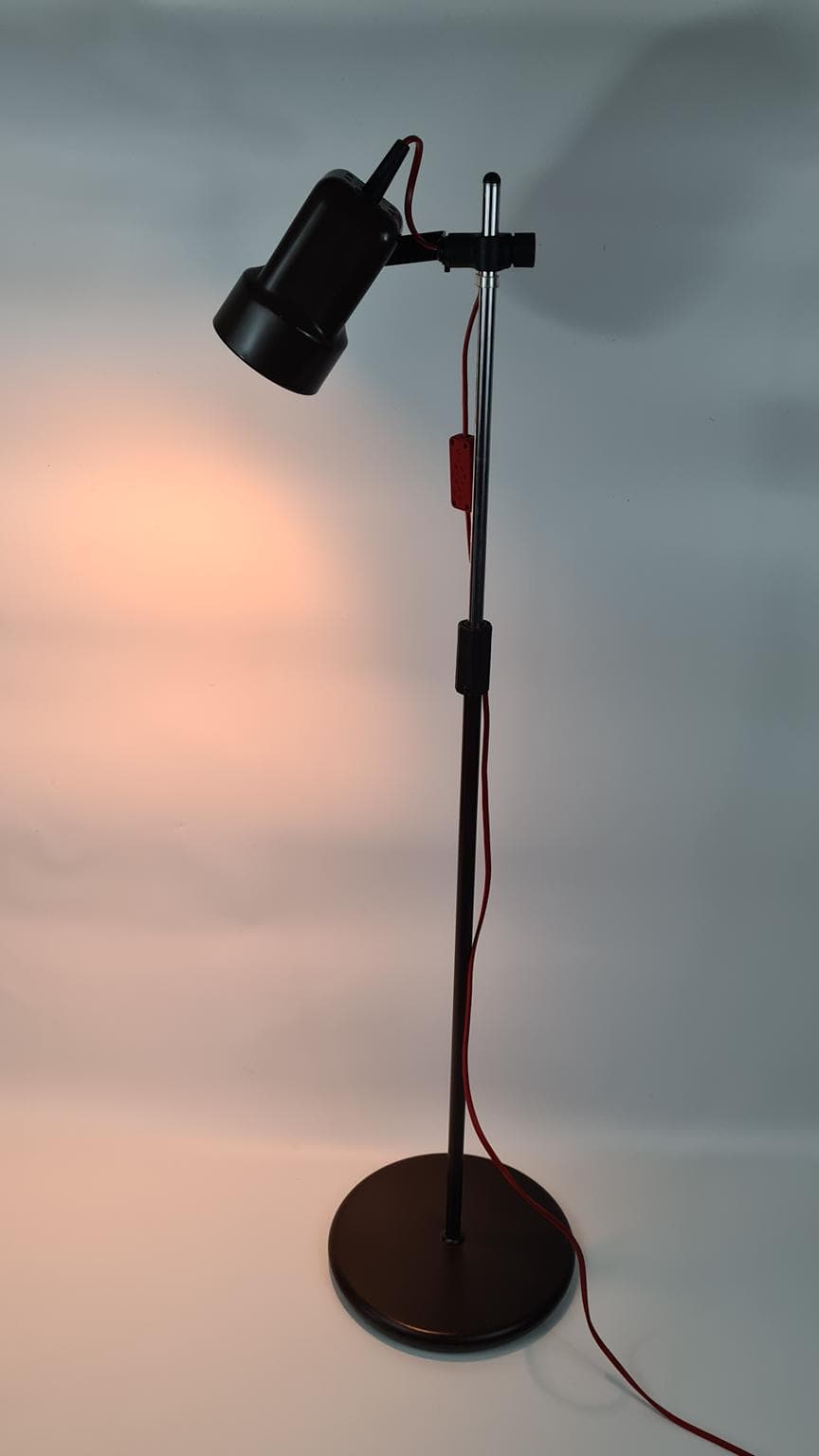 Lampa podłogowa z ruchomym reflektorem w stylu vintage, lata 70 - 171444