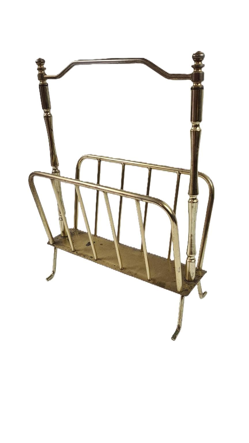 Stojak na gazety wykonany z mosiądzowanego metalu,