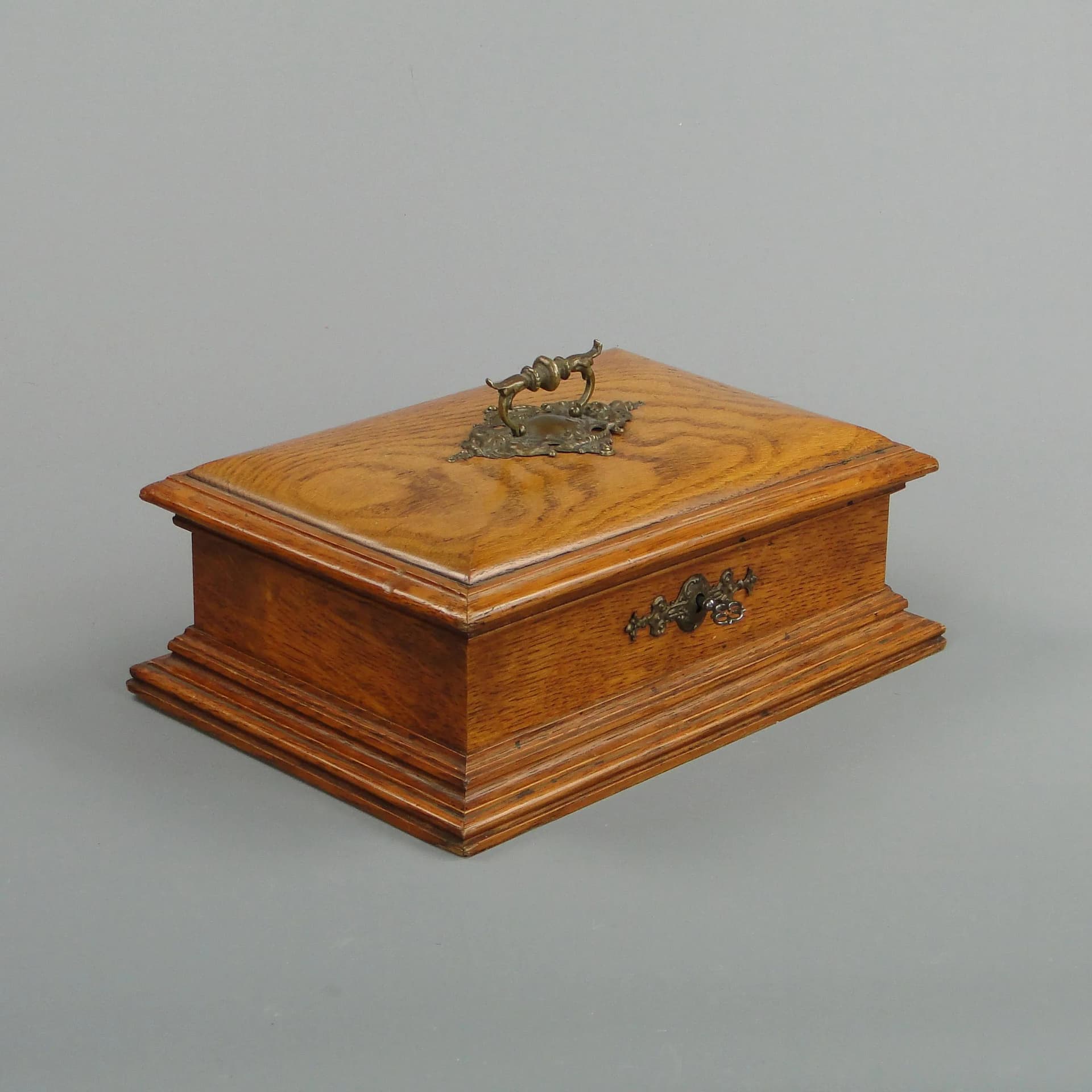 Kaseta biedermeier, brązowy, dąb, Austria, XIX w. - 11377