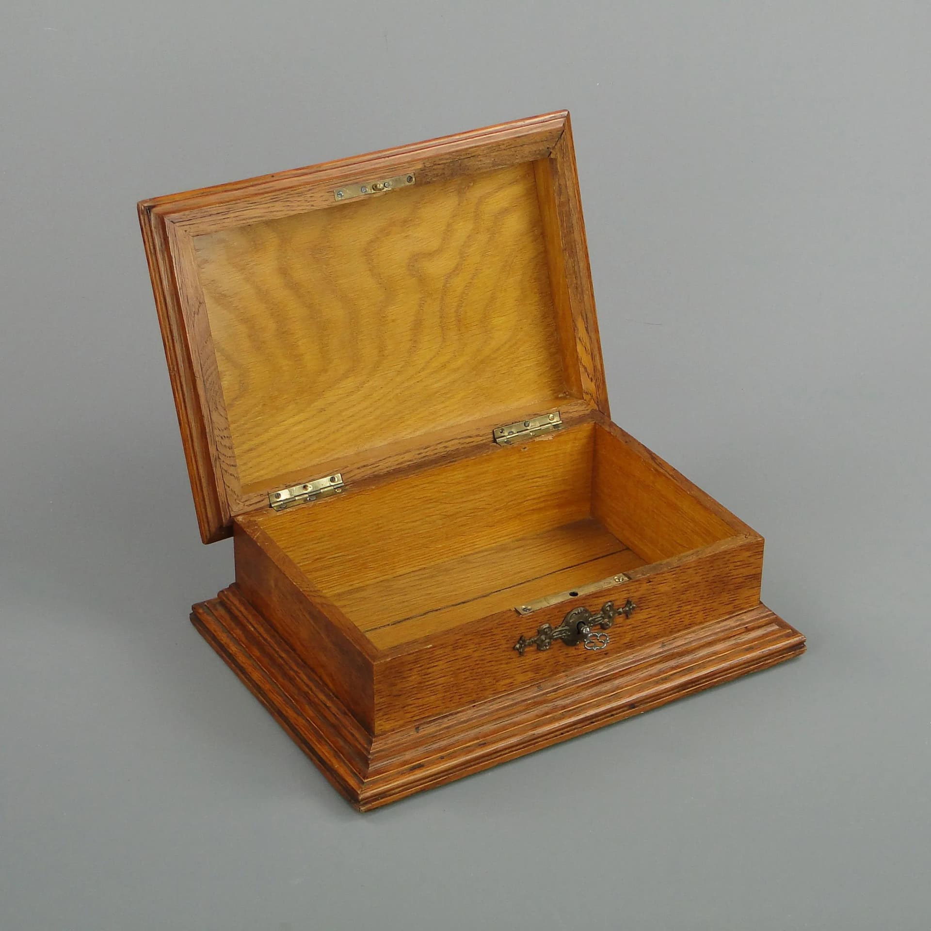 Kaseta biedermeier, brązowy, dąb, Austria, XIX w. - 11381