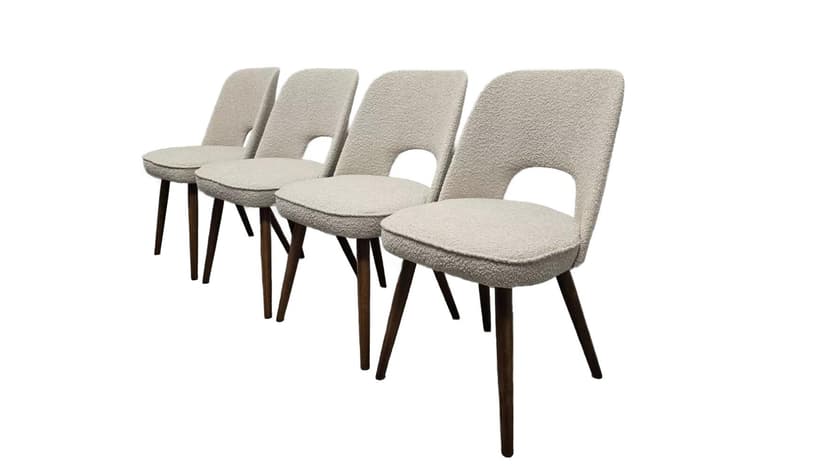 Zestaw czterech krzeseł, bouclé beżowy, drewno ciemny, proj. O. Haerdtl, Tatra Nabytok, Czechosłowacja, lata 60.