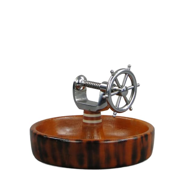 Dziadek do orzechów marynistyczny, drewno brązowy, metal chromowany, Polska, lata 50. - WYMIARY