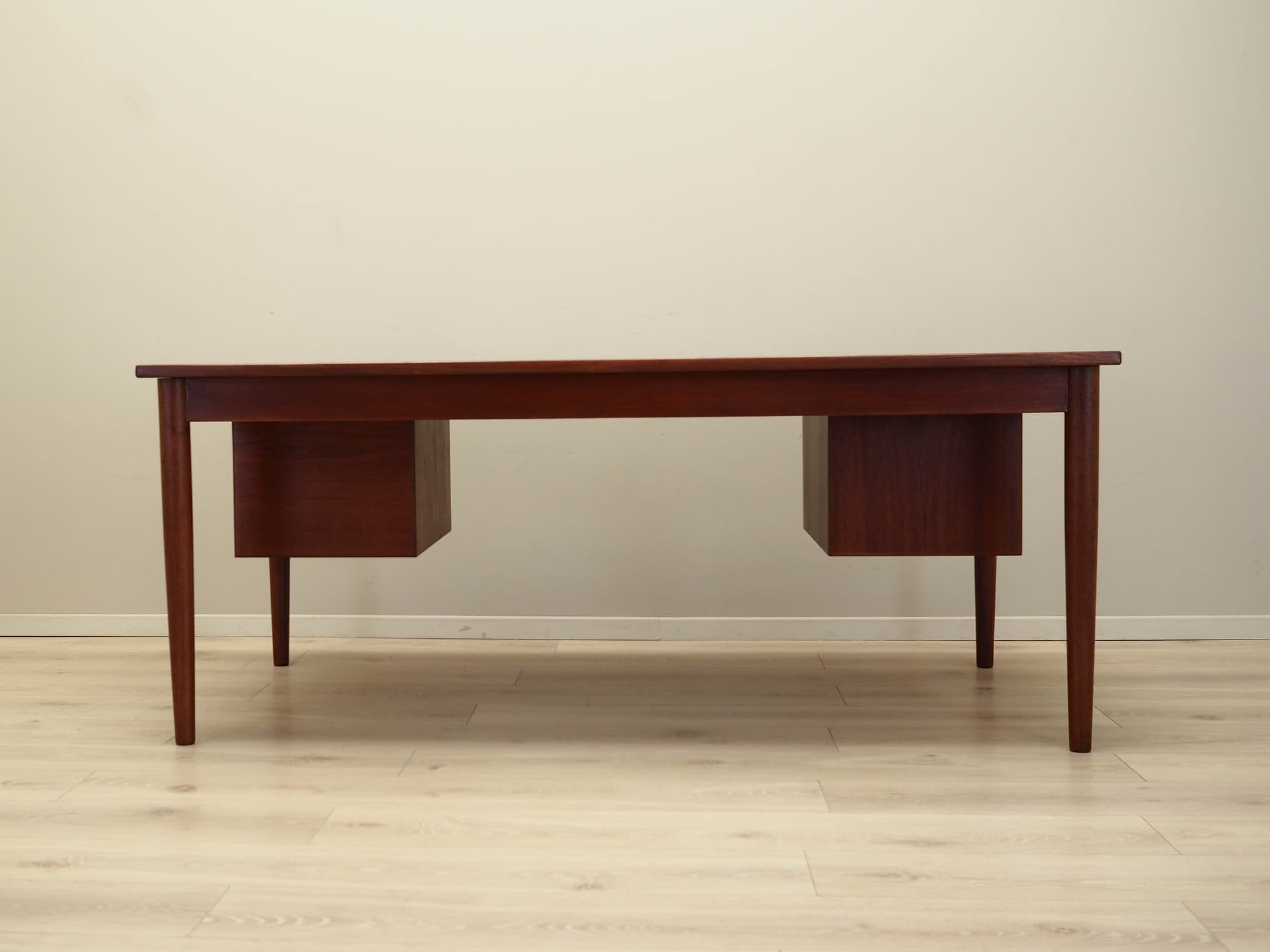 Desk, brown teak, by B. Mogensen, Denmark, 1960s. - 171817