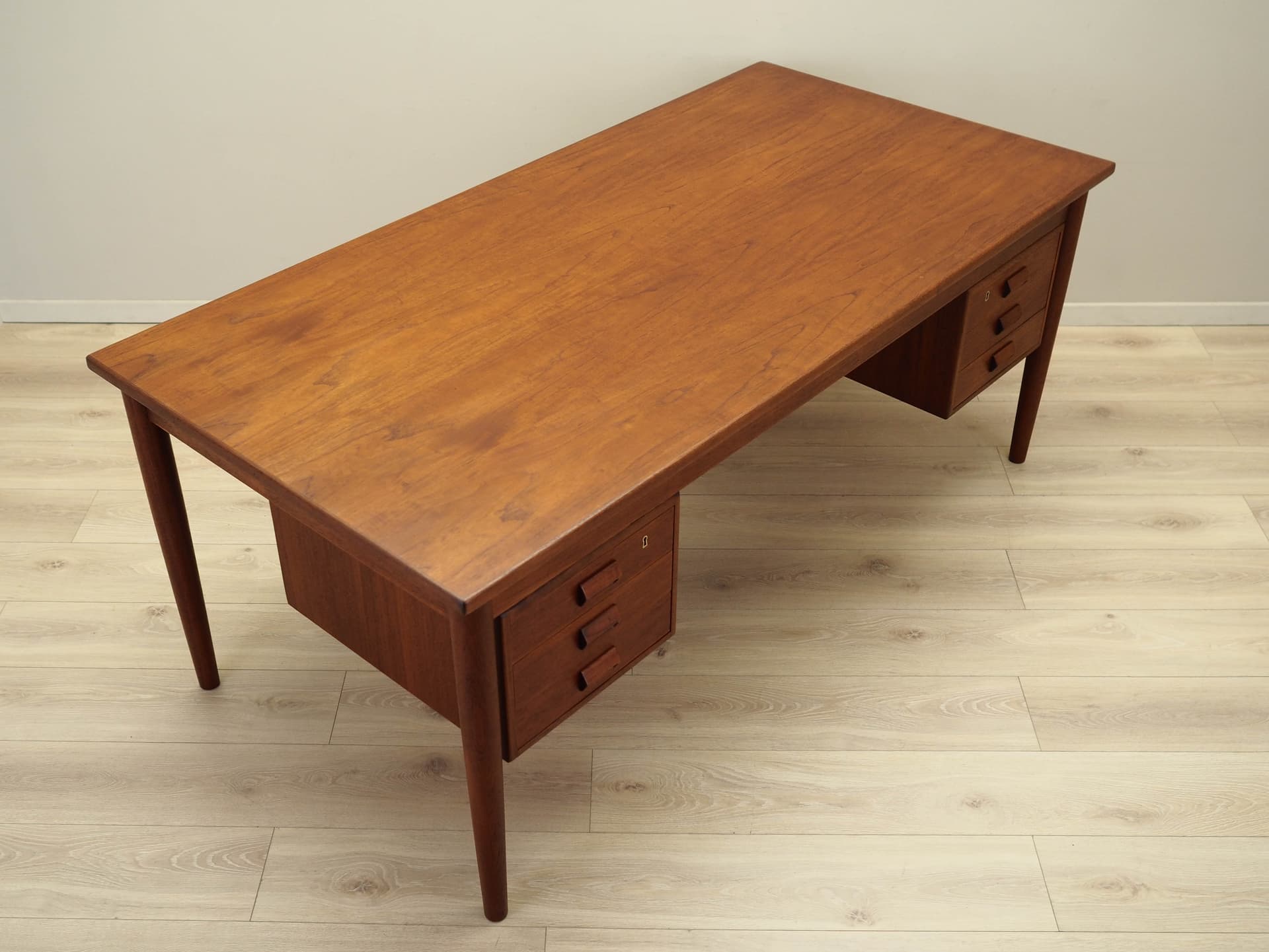 Desk, brown teak, by B. Mogensen, Denmark, 1960s. - 171808