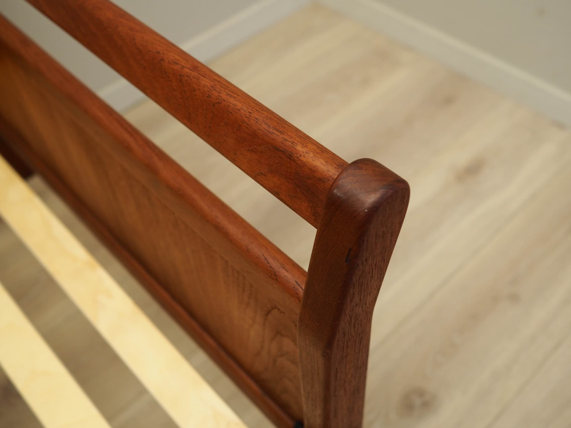 Łóżko, teak brązowy jasny, Dania, lata 70. - 171827