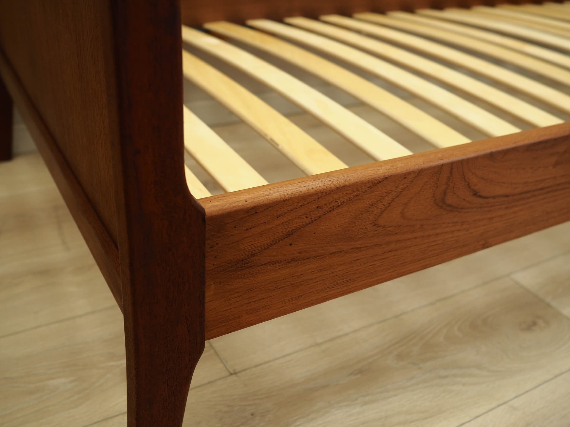 Łóżko, teak brązowy jasny, Dania, lata 70. - 171826