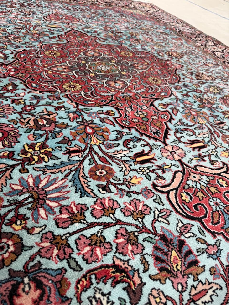 Rug Ghoum, silver, silk, India - 172153