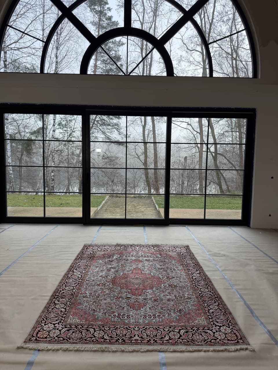 Rug Ghoum, silver, silk, India - 172141