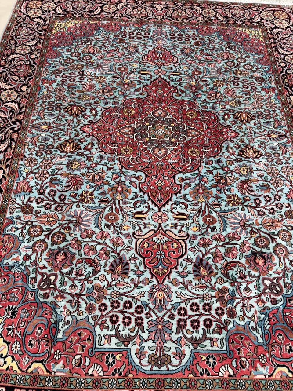 Rug Ghoum, silver, silk, India - 172150