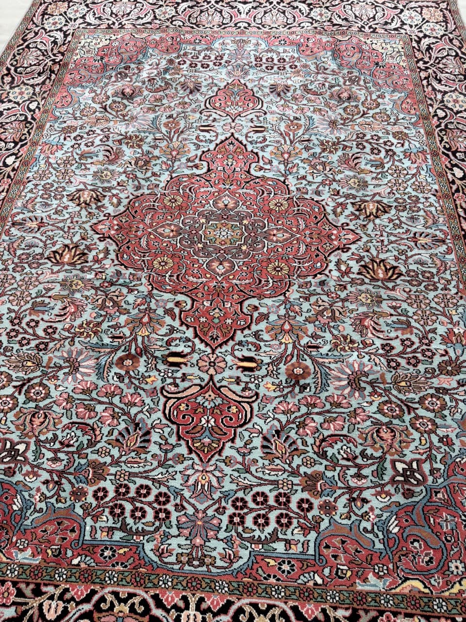 Rug Ghoum, silver, silk, India - 172145