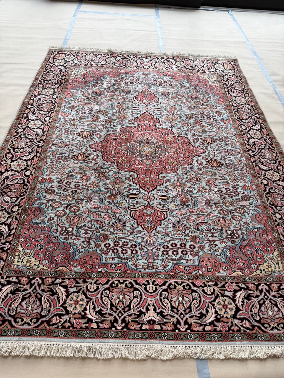 Rug Ghoum, silver, silk, India - 172142