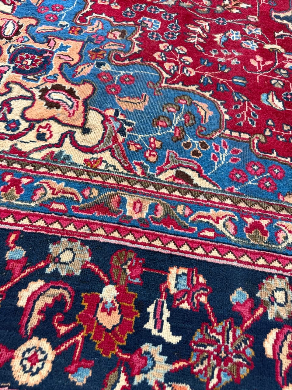 Rug Meshed, maroon wool, Iran - 172180