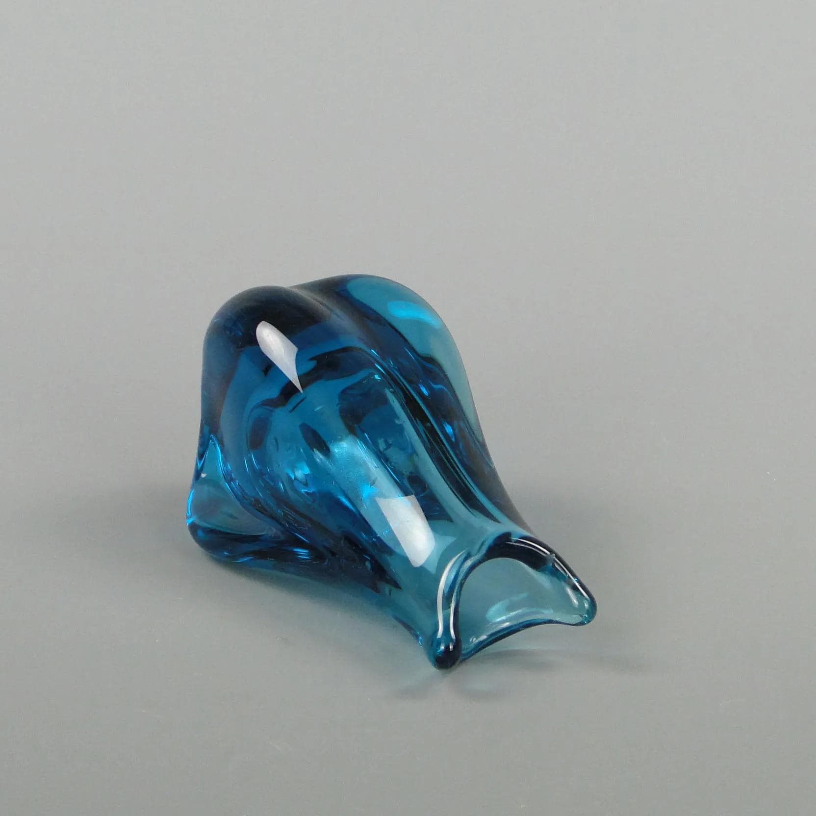 Wazon, błękitny, szkło, proj. J. Beranek, Skrdlovice, Czechosłowacja, lata 60. - 11446