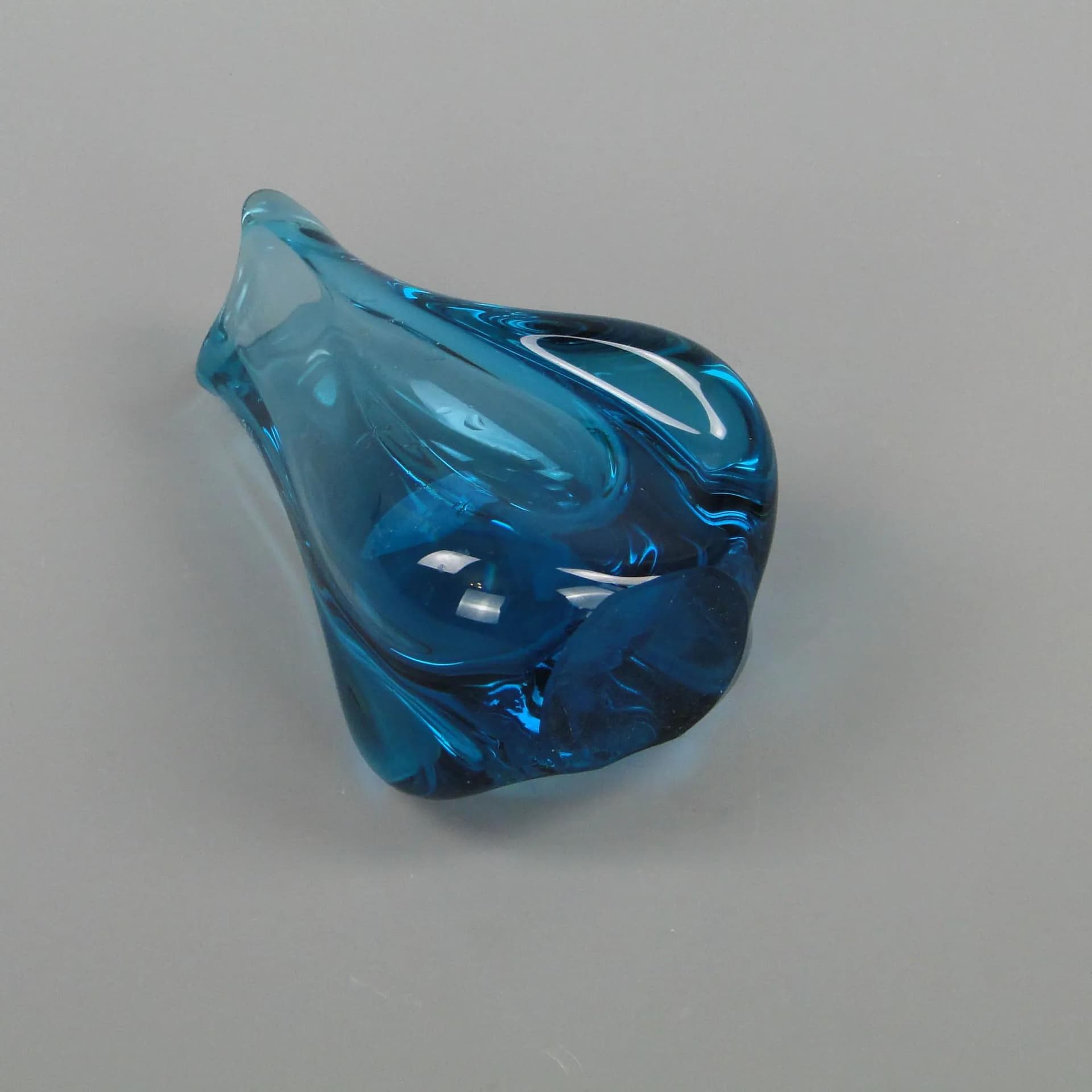 Wazon, błękitny, szkło, proj. J. Beranek, Skrdlovice, Czechosłowacja, lata 60. - 11448