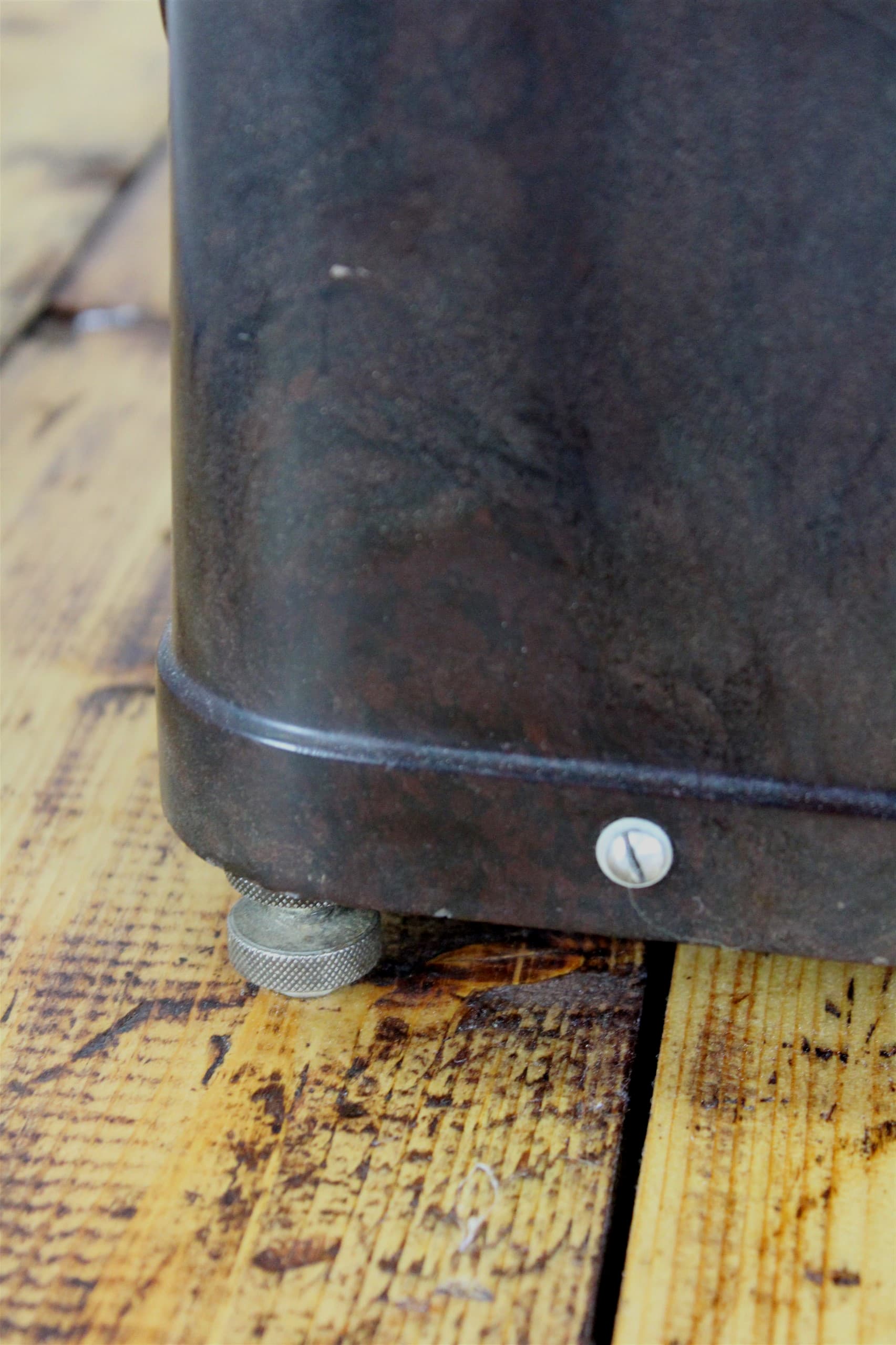 Waga sklepowa, ciemnobrązowy bakelit, Czechy, lata 40. - 172381