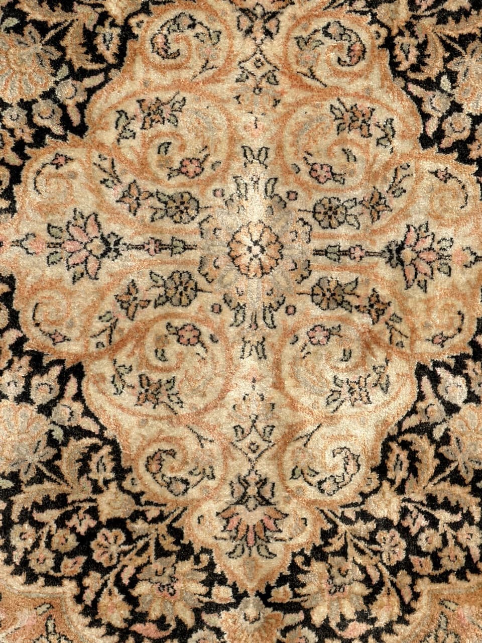 Rug Ghoum, multicolor silk, India, 1990s. - 172674