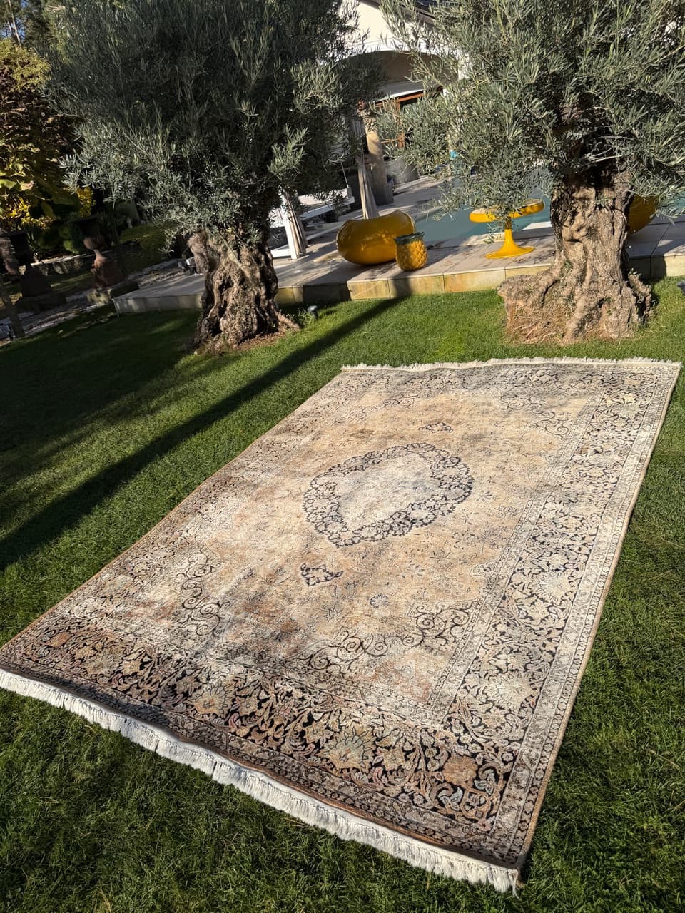 Rug Ghoum, multicolor silk, India, 1990s. - 172683