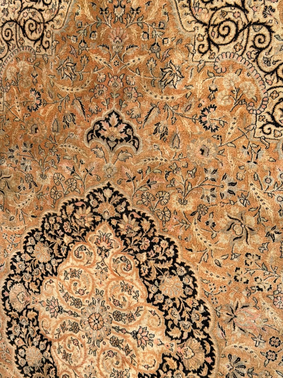 Rug Ghoum, multicolor silk, India, 1990s. - 172685