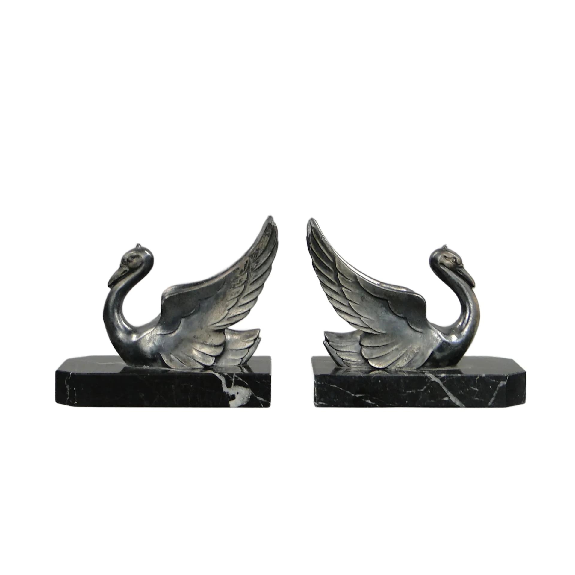 Pair of bookends Art Deco, dark brown marble, France, 1920s.