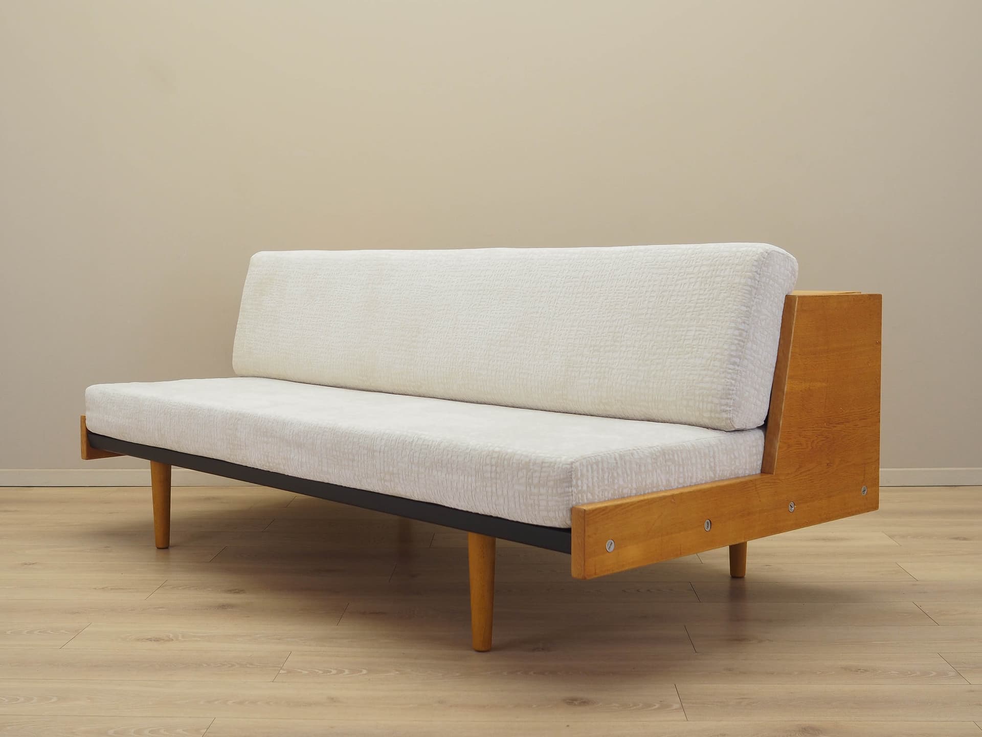 Sofa, kremowa, dąb, proj. H. J. Wegner, Getama, Dania, lata 60. - 172898