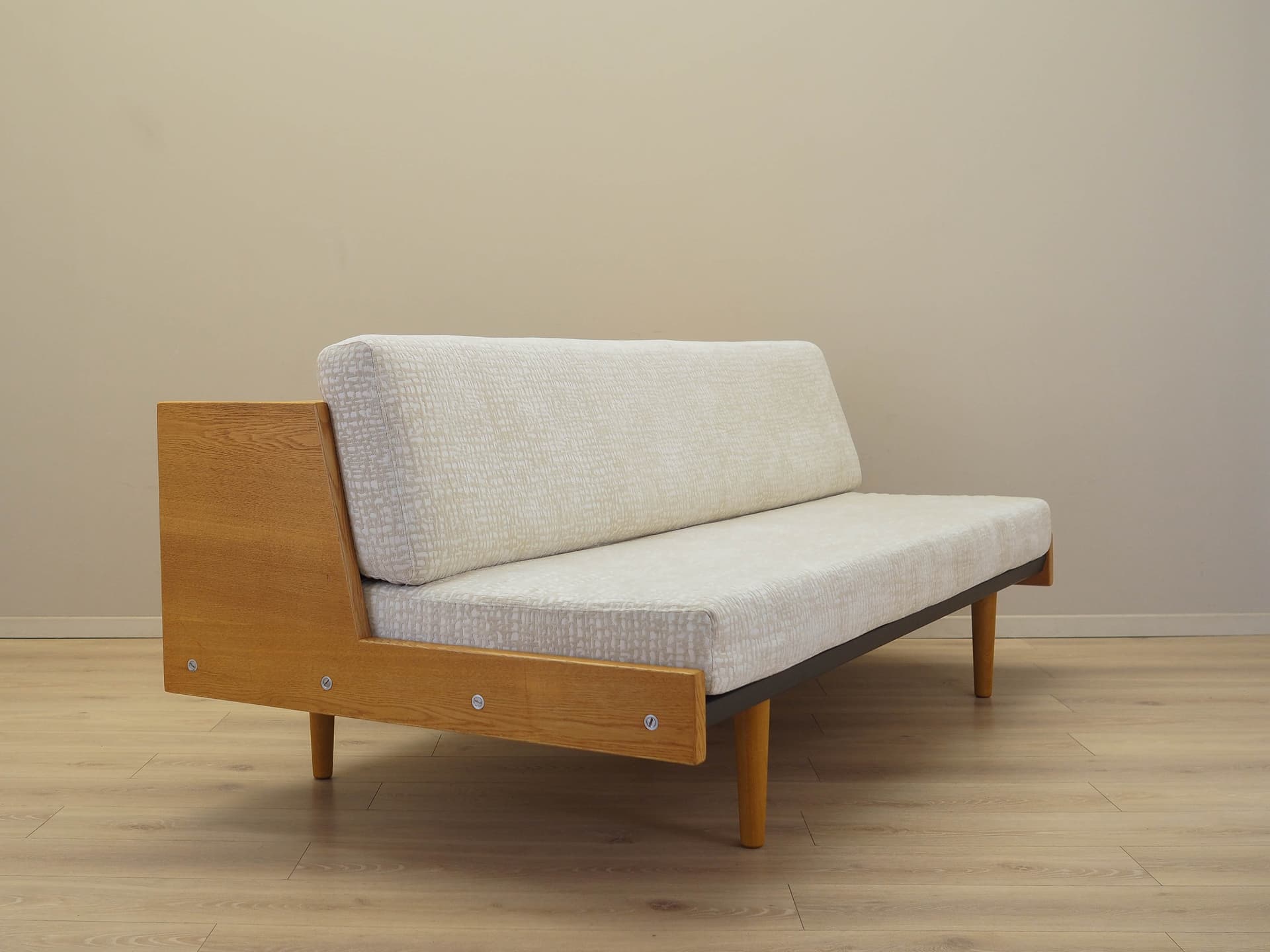 Sofa, kremowa, dąb, proj. H. J. Wegner, Getama, Dania, lata 60. - 172904