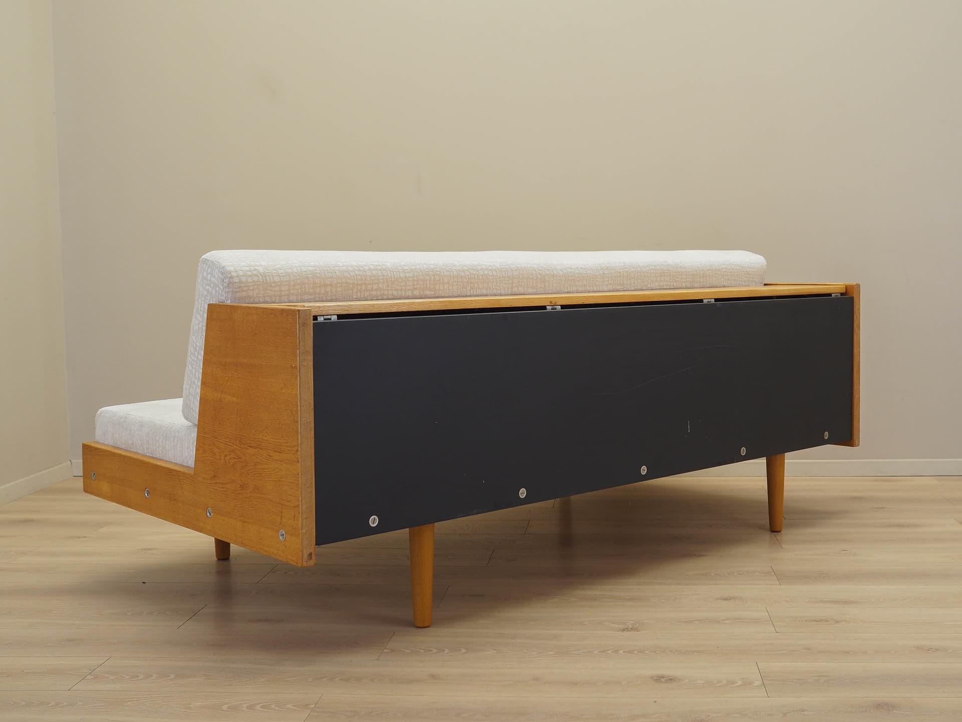 Sofa, kremowa, dąb, proj. H. J. Wegner, Getama, Dania, lata 60. - 172900