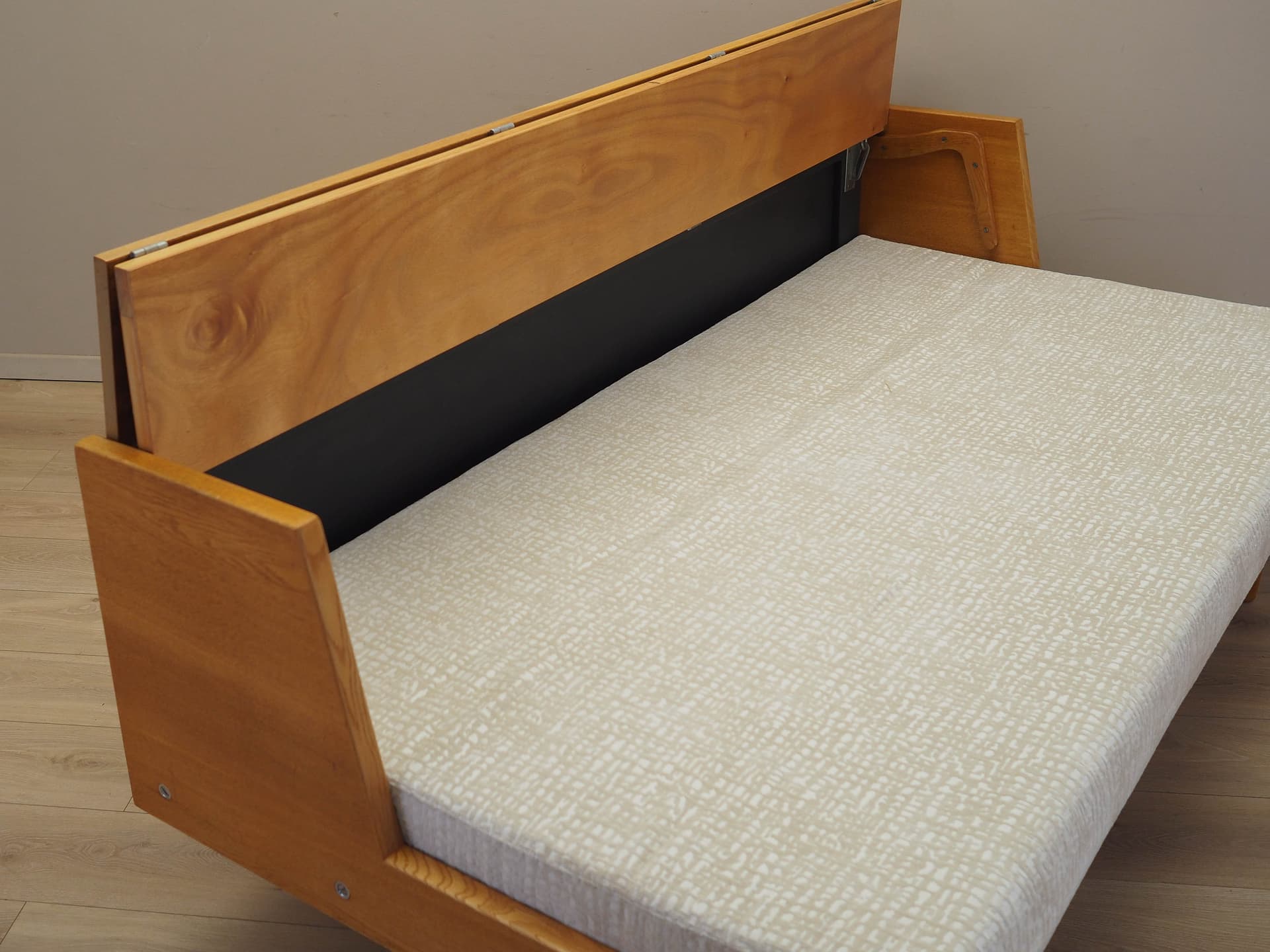 Sofa, kremowa, dąb, proj. H. J. Wegner, Getama, Dania, lata 60. - 172909