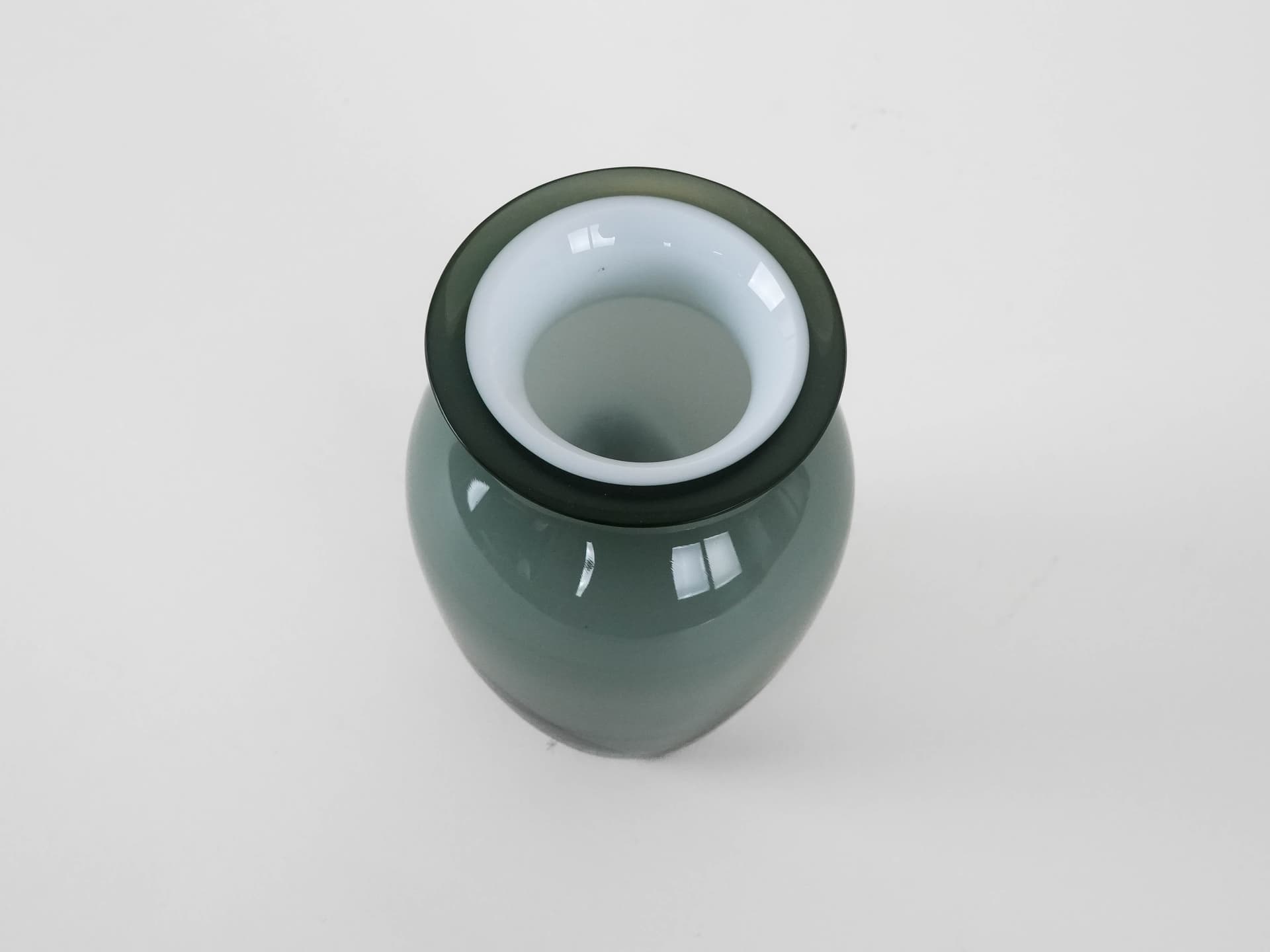 Wazon, dymnoszary, szkło, proj. L. Utzon, Rosendahl, Dania, XXI w. - 173076