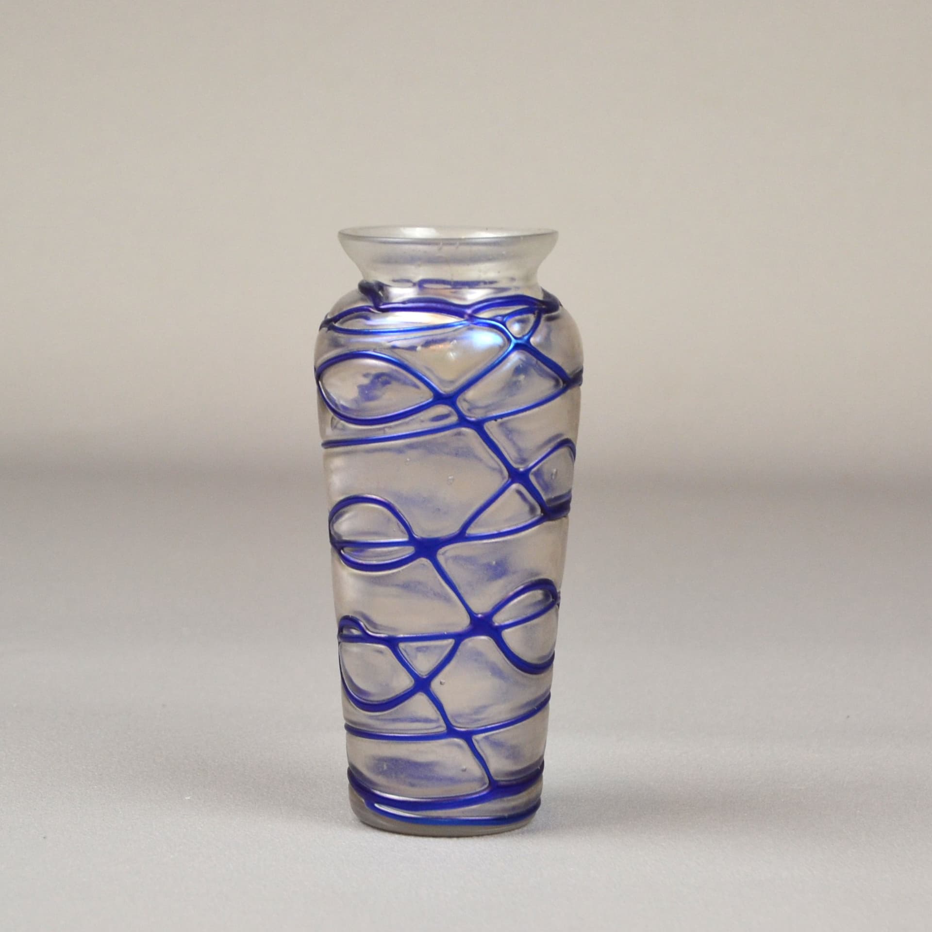 Wazon secesyjny, szkło mlecznobiałe, Pallme-Koenig, Czechy, początek XX w. - 1252