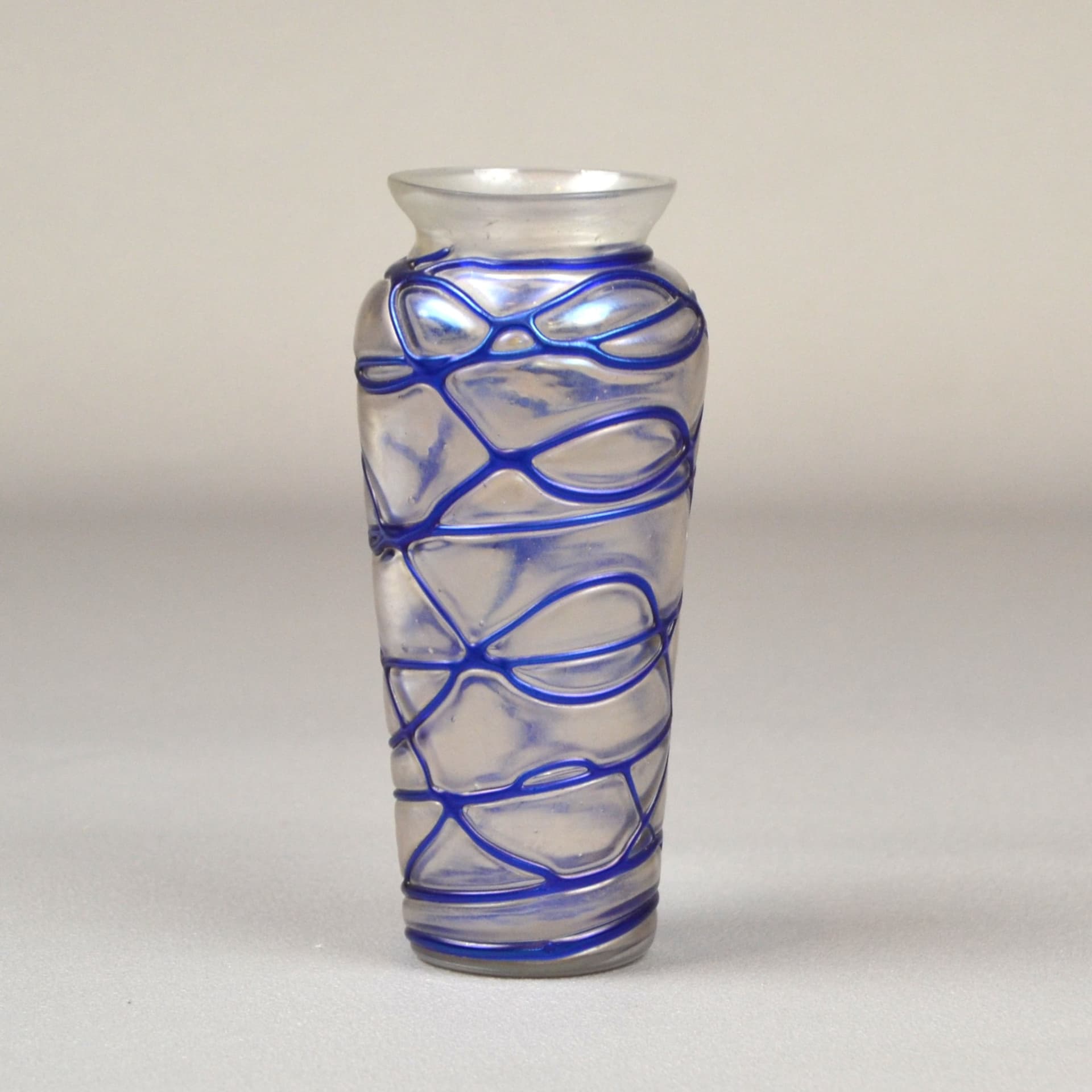 Wazon secesyjny, szkło mlecznobiałe, Pallme-Koenig, Czechy, początek XX w. - 1255