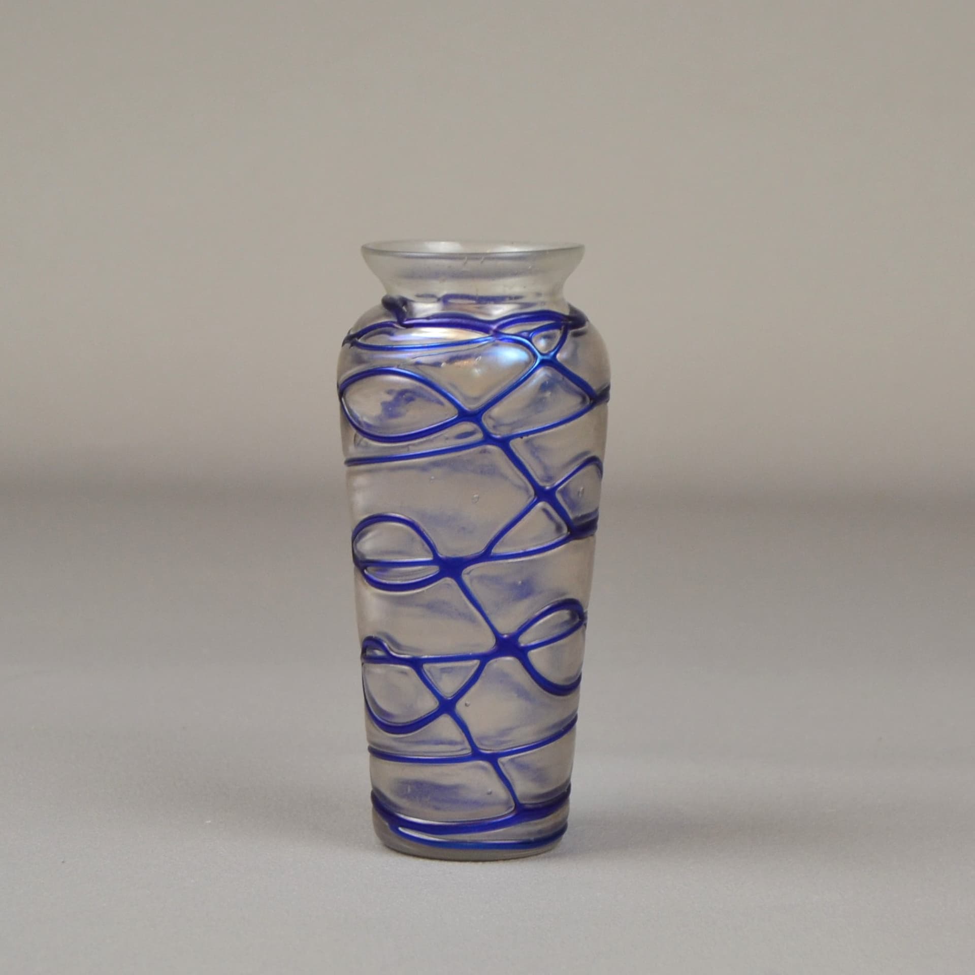 Wazon secesyjny, szkło mlecznobiałe, Pallme-Koenig, Czechy, początek XX w. - 1251