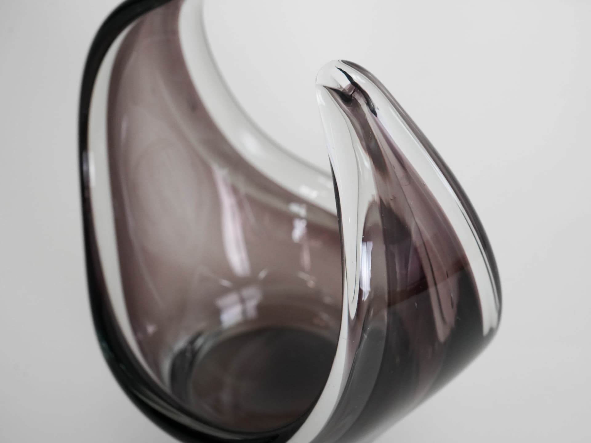 Fruit bowl, violet glass, Italy, 1960s. - 173206