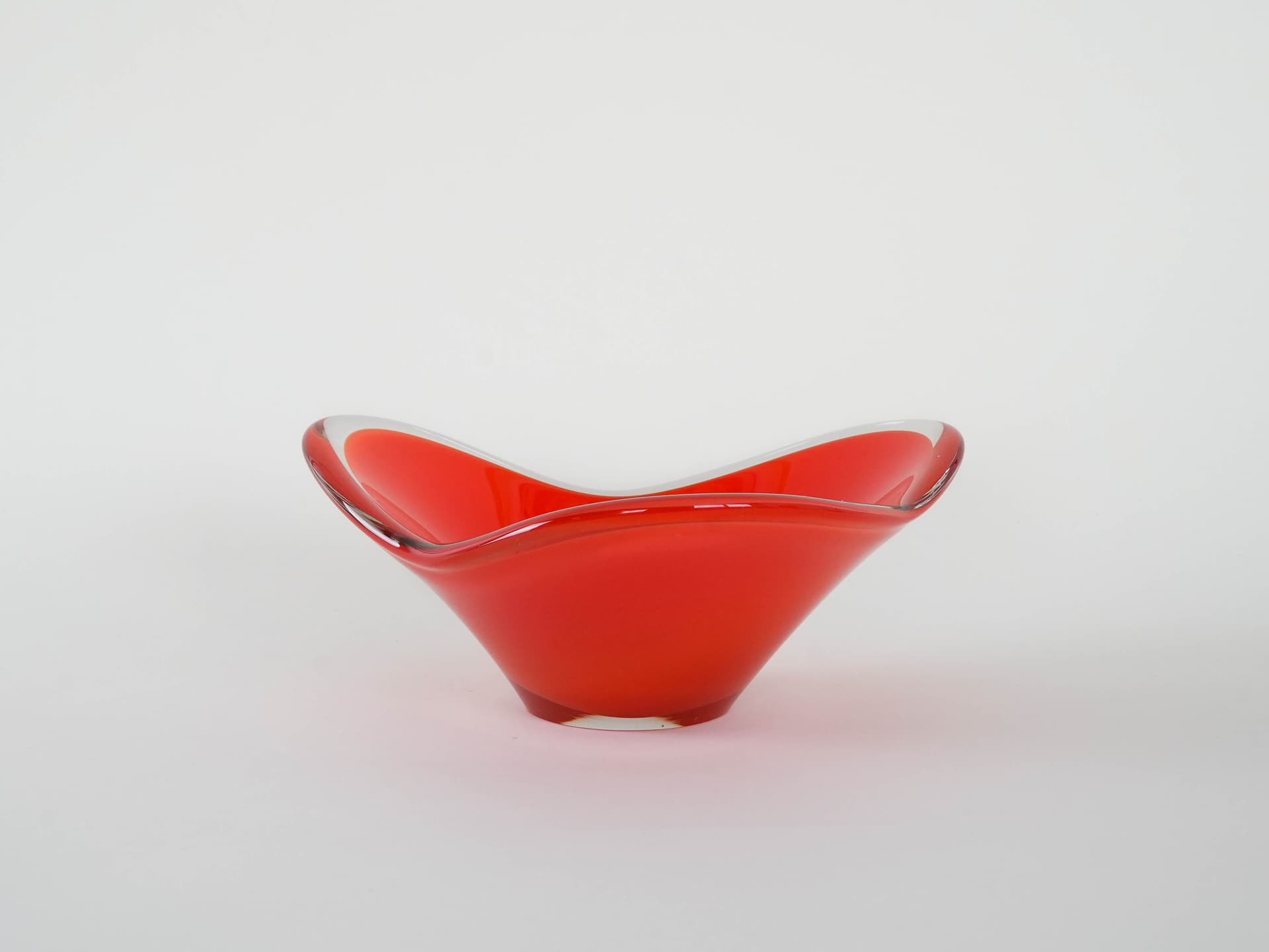 Centerpiece bowl sommerso, red, Murano glass, Italy, 1960s. - 173238