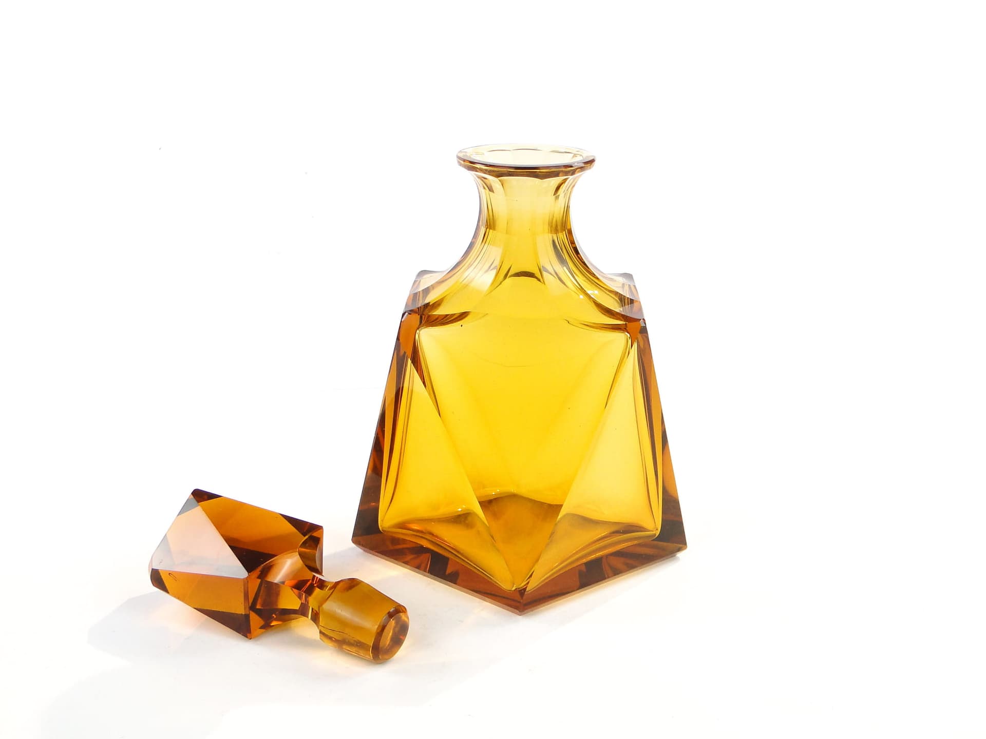 Karafka Art déco, golden, kryształ, Moser, Czechy, lata 30. - 173277