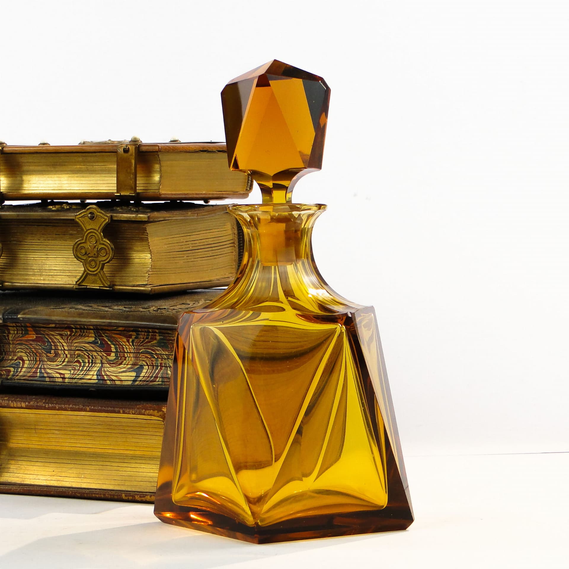 Karafka Art déco, golden, kryształ, Moser, Czechy, lata 30. - 173286